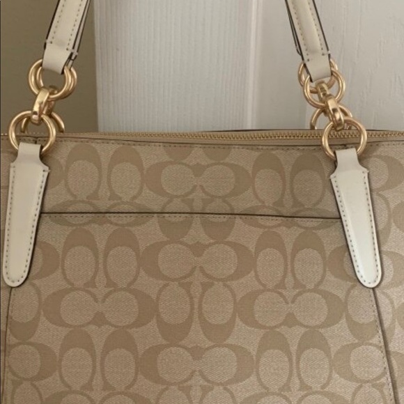 Purse - Picture 3 of 4